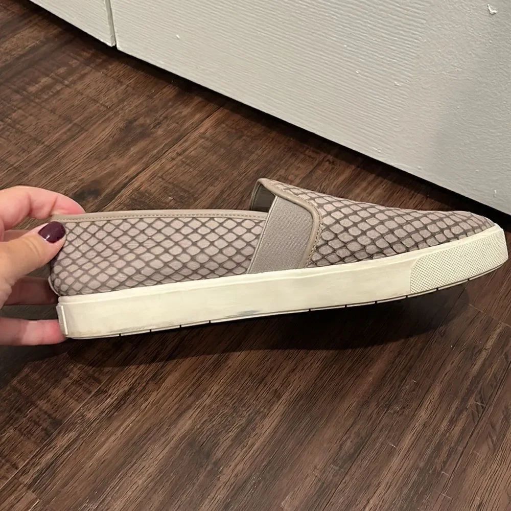 Vince Gray Snakeskin Sneakers, Size 8.5 - Picture 5 of 12